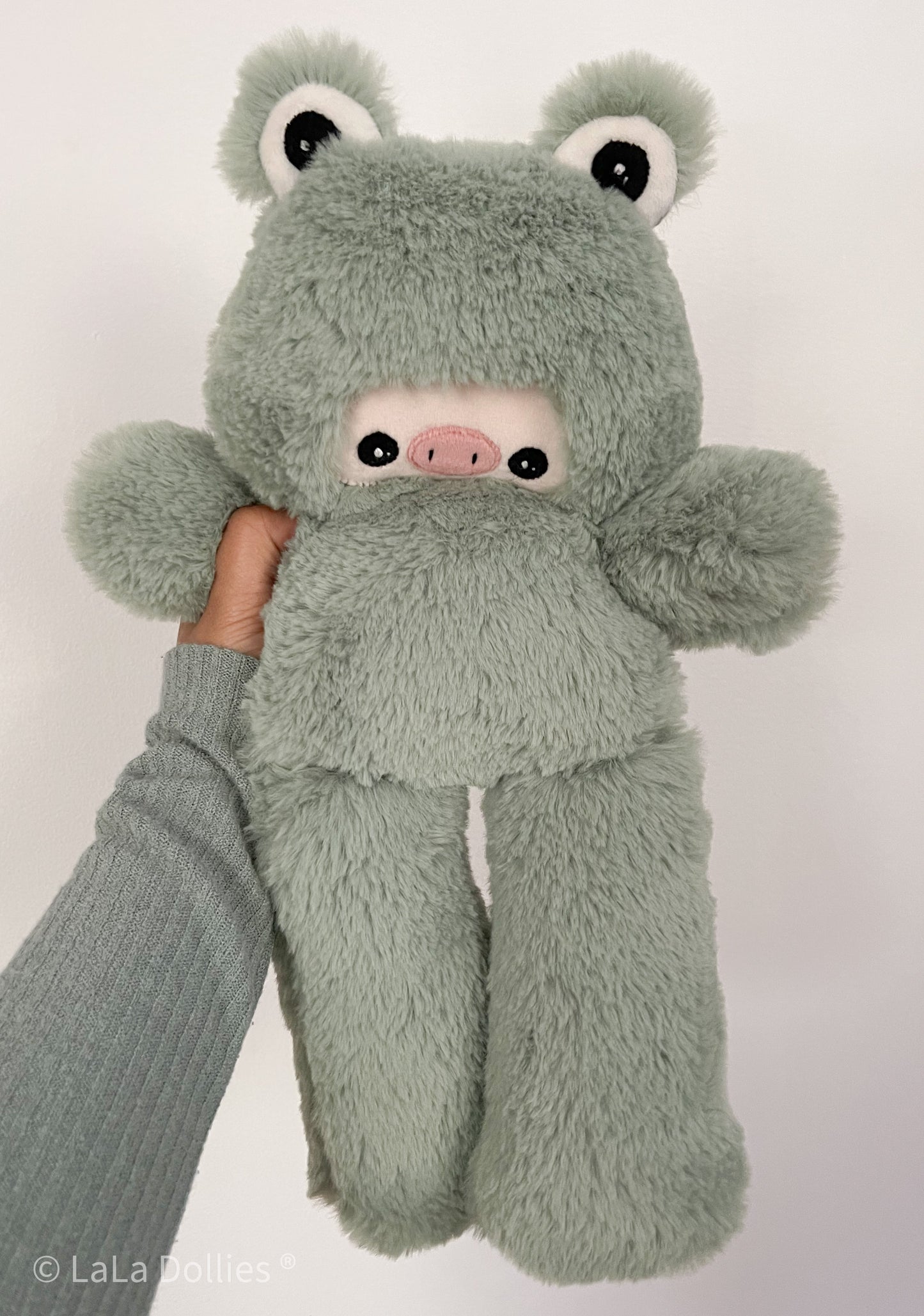 Ragged Frog Pig - Kodi Snuggle, Reseda | LALA DOLLIES ® Exclusive